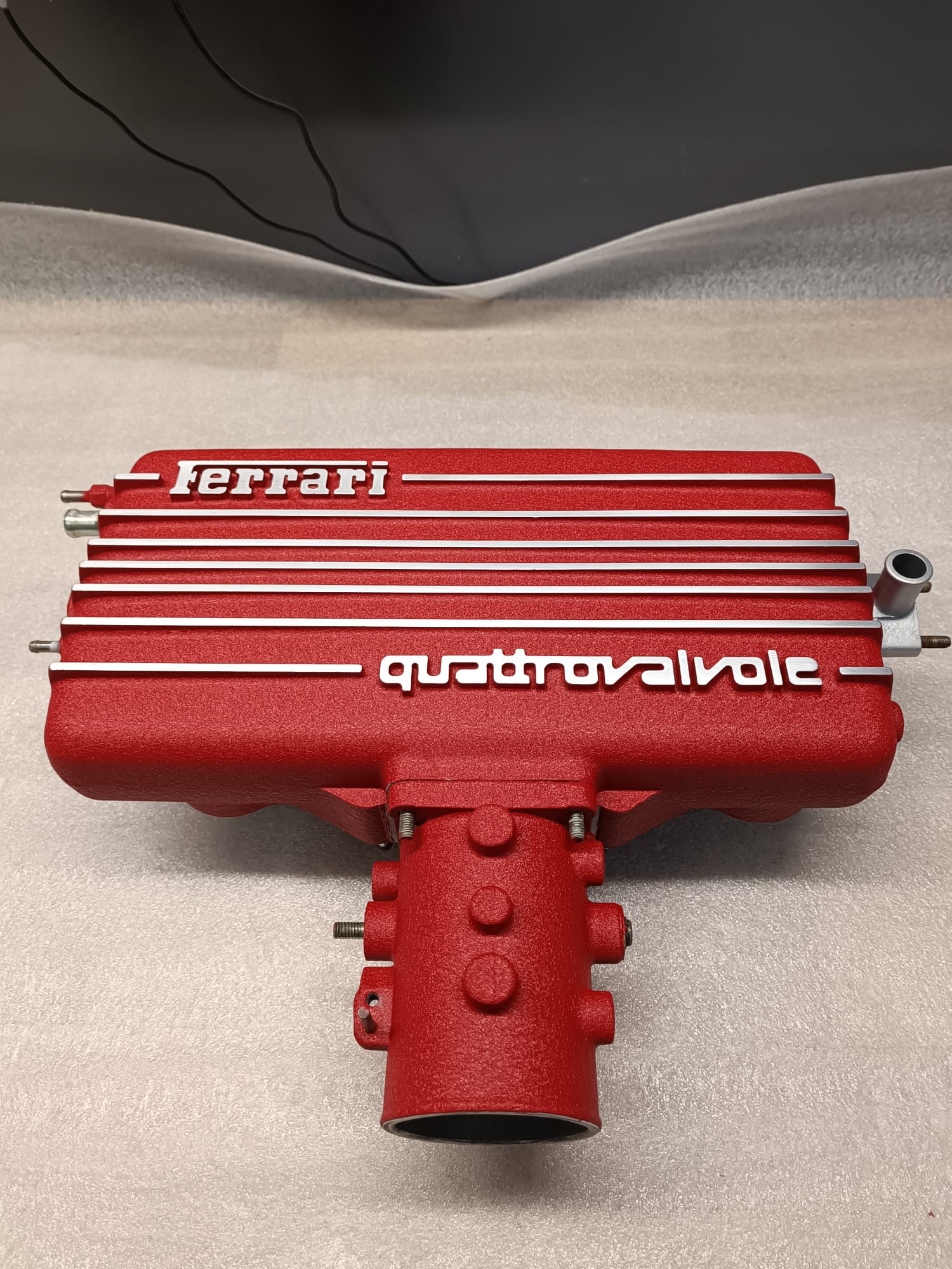 Détail de finition vermiculée rouge